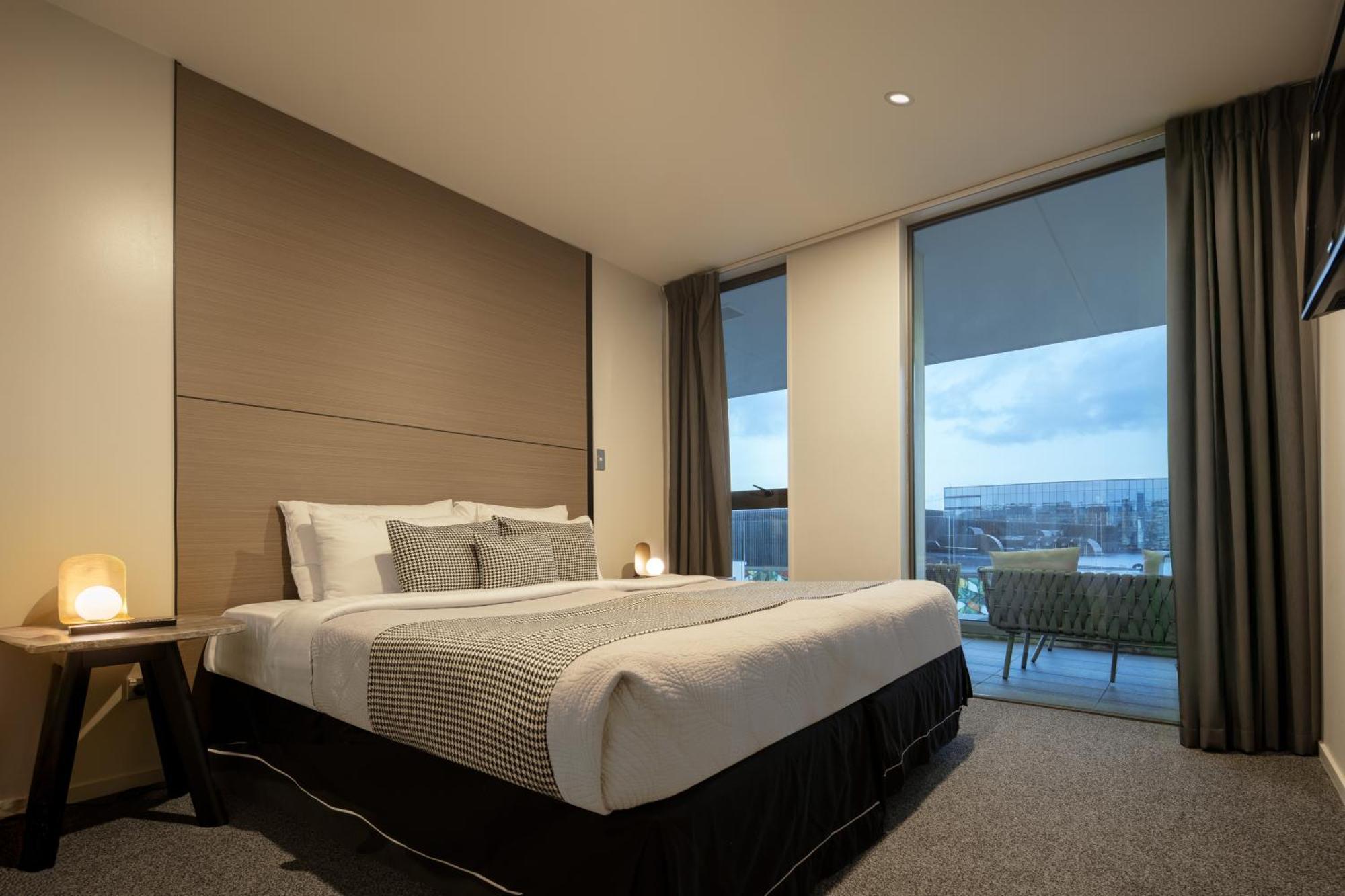 Quest On Hobson Serviced Apartments Оукланд Екстериор снимка
