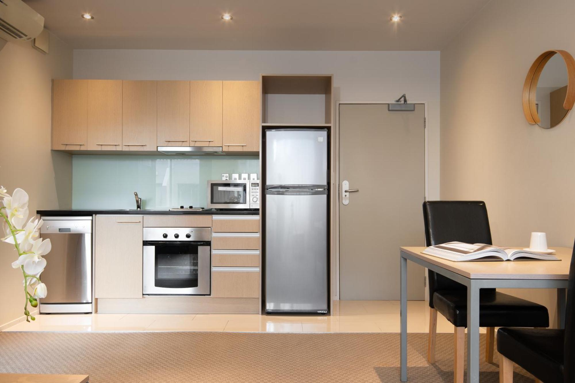 Quest On Hobson Serviced Apartments Оукланд Екстериор снимка